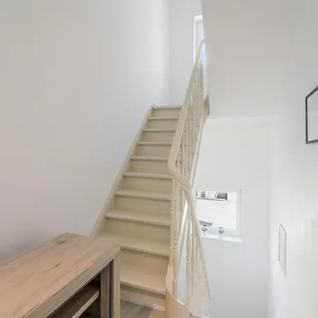 Bright In The Center Апартаменты